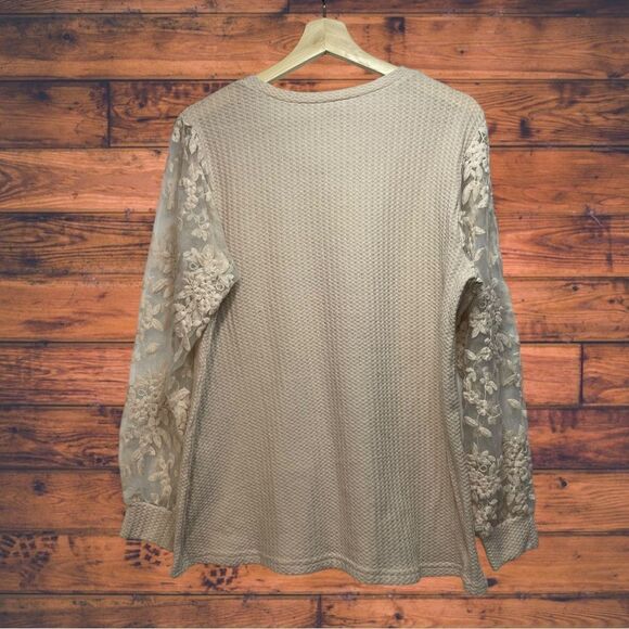 5 for $25🔥Grace & Emma Cream Lace Sleeve Long Sleeve T-Shirt Medium - Picture 2 of 7